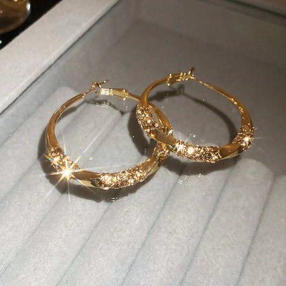 Cirkónikkal ellátott körgyűrűk