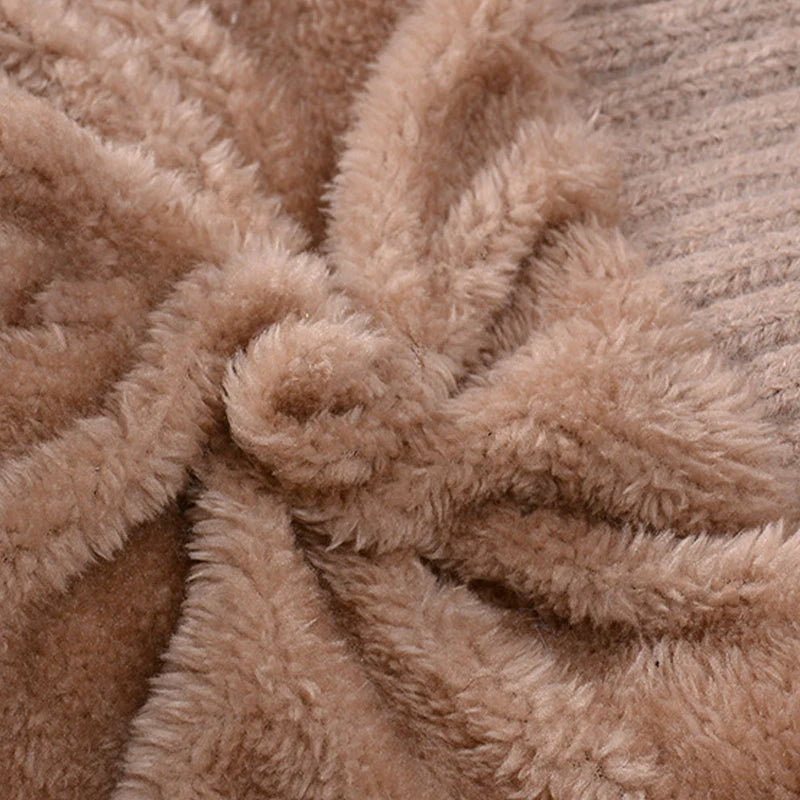 stílusos, vastag kötött téli sapka meleg arcvédővel és sállal