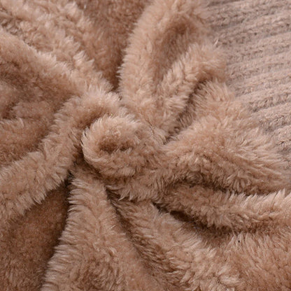 stílusos, vastag kötött téli sapka meleg arcvédővel és sállal