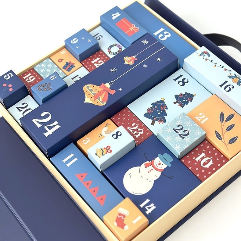 🎁 24 nap meglepetésekkel — Rózsaszín márvány adventi naptár 2025