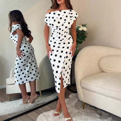 👗 Fekete-fehér pöttyös ruha – klasszikus pöttyös stílus, bármilyen alkalomra alkalmas ✨