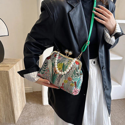 Floral Shell-Shaped Shoulder Bag – Elegant Design, Versatile Chain Strap, Spacious & Stylish