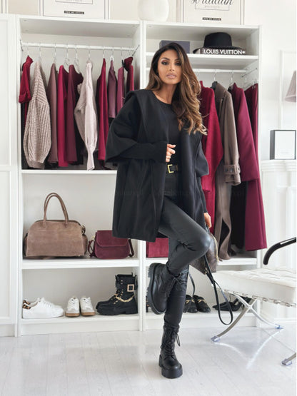 Elegáns női kabát kapucnival